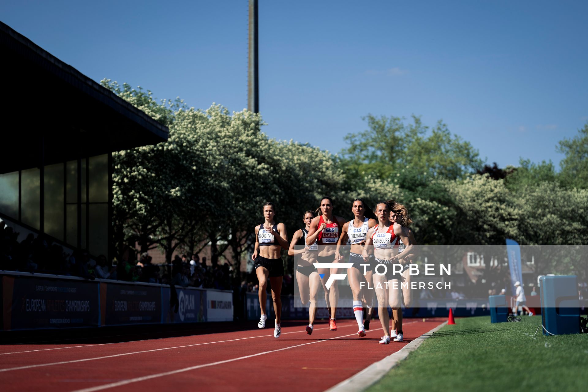 Mareike Rösing (USC Mainz), Carolin Schaefer (Eintracht Frankfurt), Sophie Weißenberg (TSV Bayer 04 Leverkusen), Anna-Lena Obermaier (LG Telis Finanz Regensburg), Leonie Cambours ueber 800m am 08.05.2022 beim Stadtwerke Ratingen Mehrkampf-Meeting 2022 in Ratingen